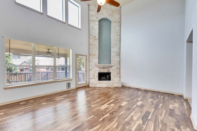 Photo - 2300 Dovetail St