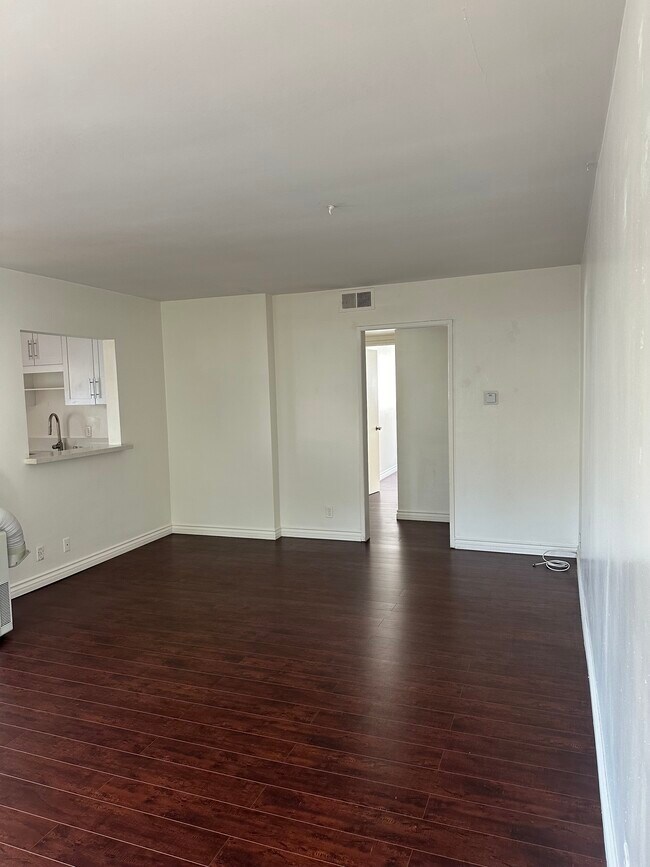 Photo - 10786 Missouri Ave