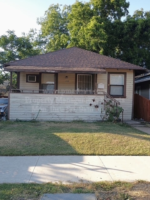 Building Photo - 1209 Pinchot St Rental