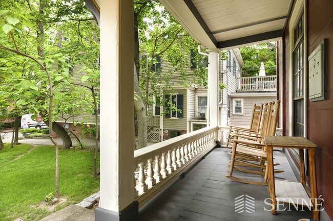 Photo - 10 Trowbridge St