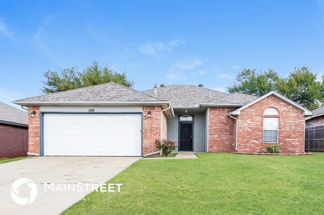 Photo - 509 NW 174th St