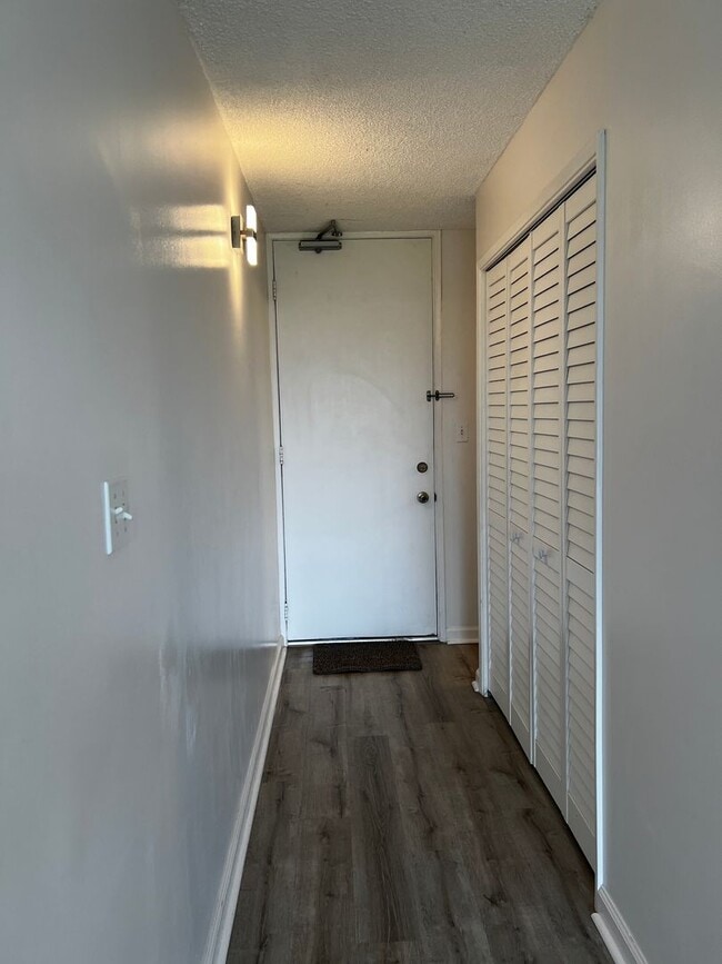 Photo - Top Floor, Corner Unit Studio with Mountain Views. Unit 701