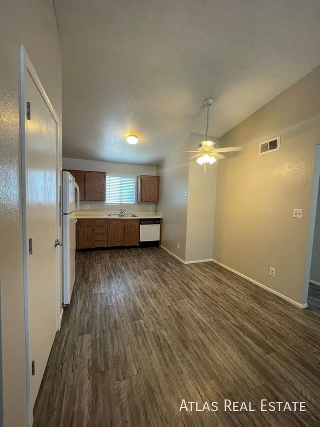 Photo - 465 W Ivyglen St Unit 225