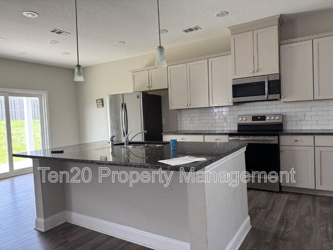 Photo - 362 Red Oak Pl