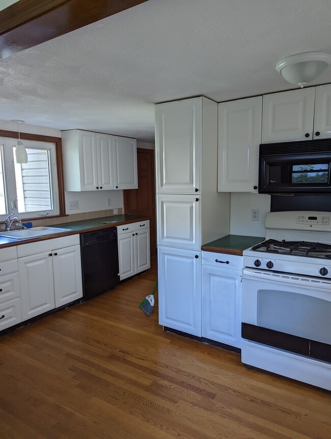 Eat in kitchen - 9 Turnbull Ave Unit #1