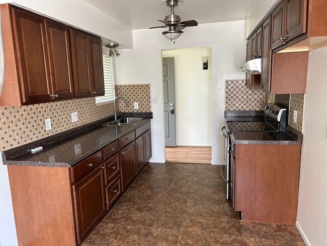 Photo - 1730 S Atwood St