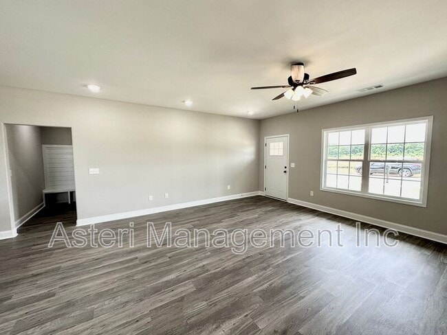 Photo - 235 Beau Claire Cir