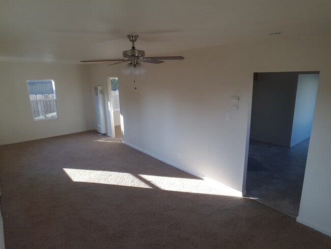 Photo - 2931 Sierra St
