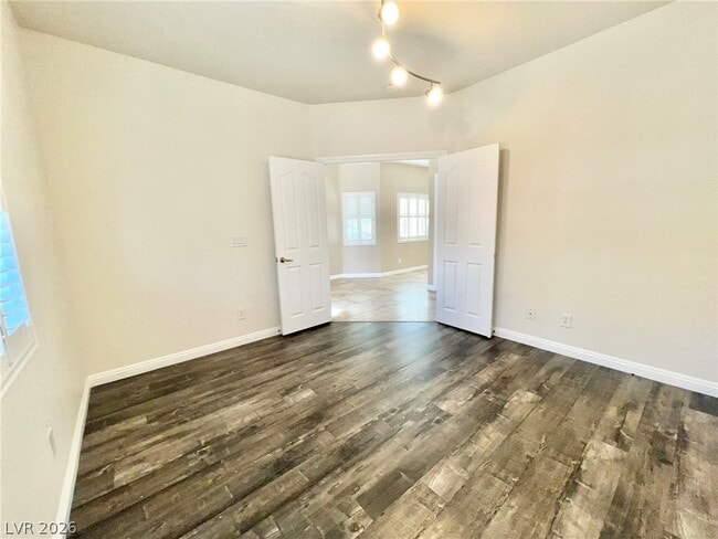 Building Photo - 5014 Tunnel Falls Dr