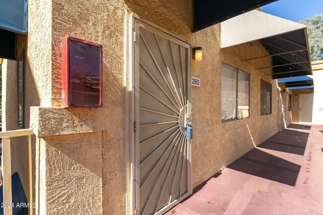 Building Photo - 12221 W Bell Rd Unit 280