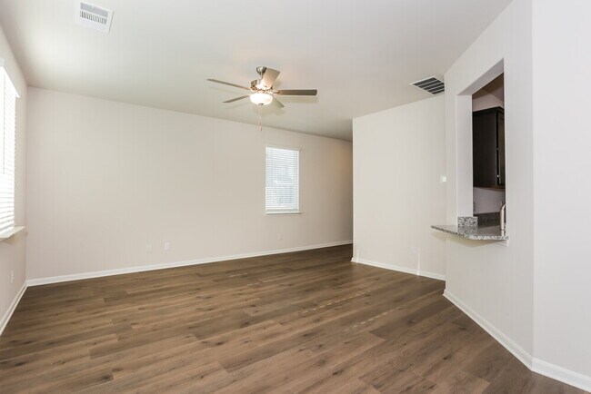 Photo - 1447 Reiner Dr