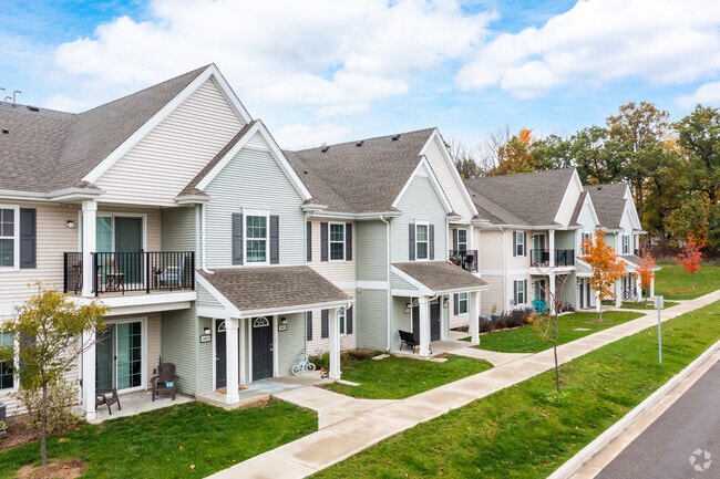 Photo - Lakeshore Village Apartments