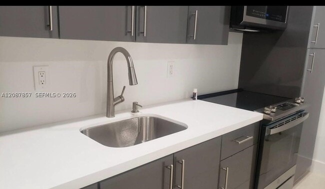 3766 SW 27th St Unit upstairs
