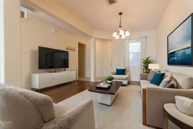 Photo - 2943 Meadowglen Crest