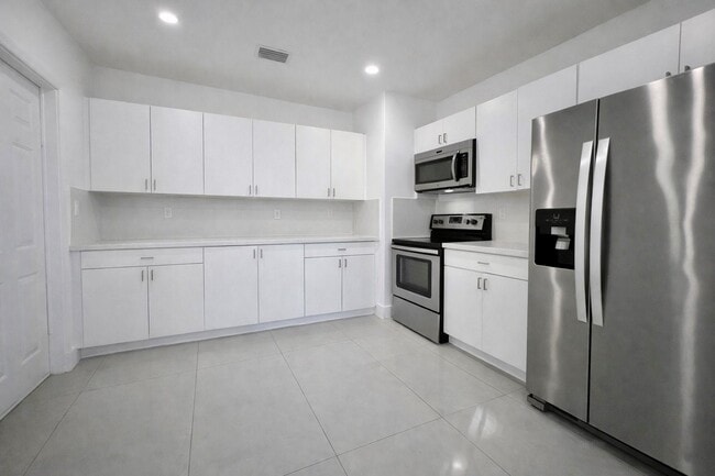 Photo - 2150 SW 72nd Ave Unit 1