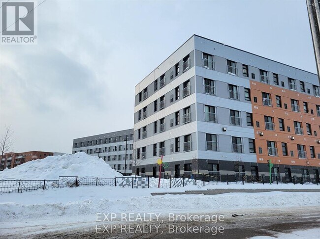 Photo - 75 Barrie Rd