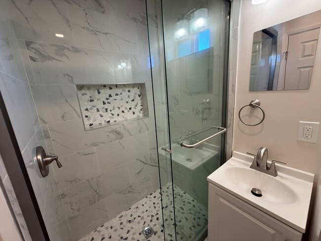 Photo - 5104-5106 East Falls View Dr. Unit 5106 East Falls View