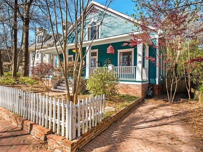 Photo - 623 Cherokee Ave SE