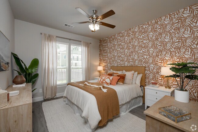 Photo - Luxury Living with Up to 8 Weeks Free! Unidad CGL2