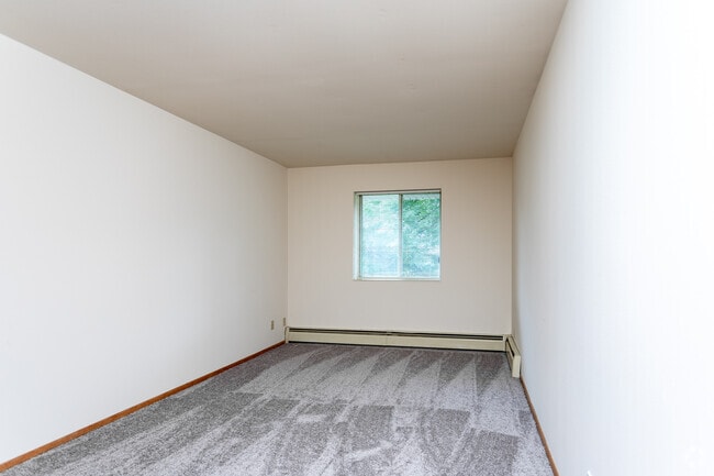 2BR, 1.5BA - Ashford