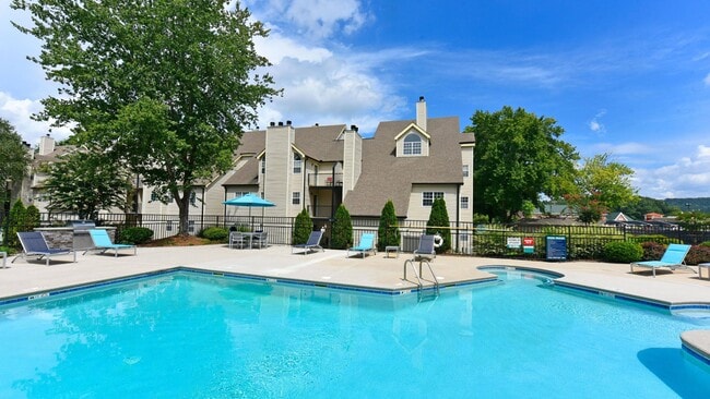 Swimming Pool with Sundeck - Alden