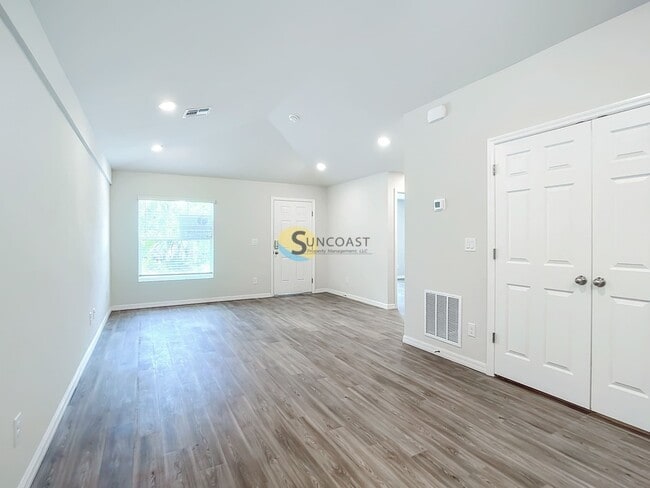Photo - 2110 Dorion St