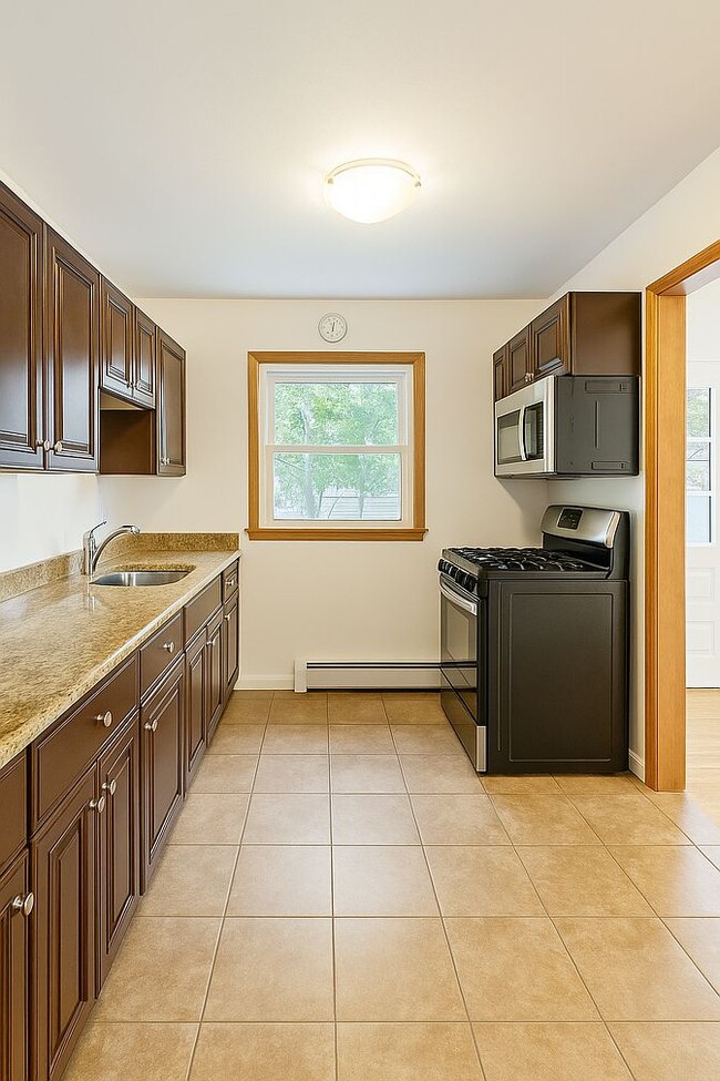 Building Photo - 679 Midwood Rd Rental