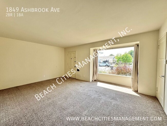 Photo - 1849 Ashbrook Ave