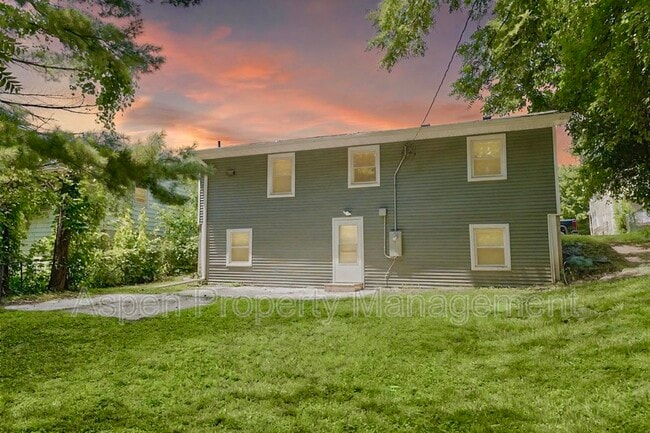 Photo - 314 S Woodlawn Ave