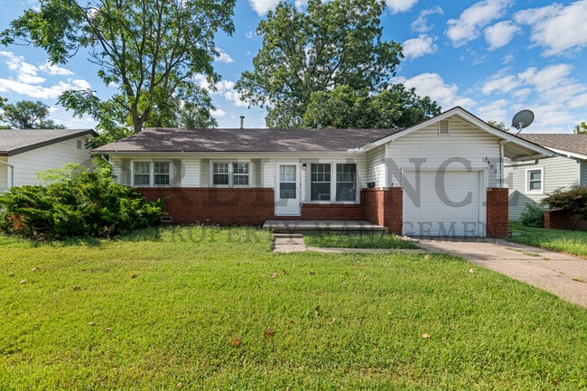 Photo - 1403 W Lydia St House