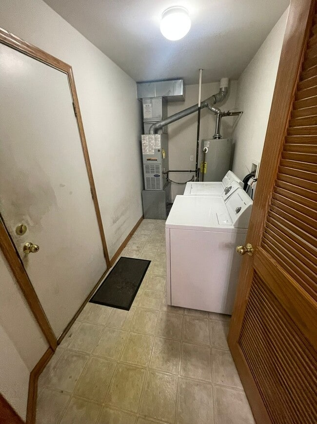 Photo - 2424 Wilton Ln