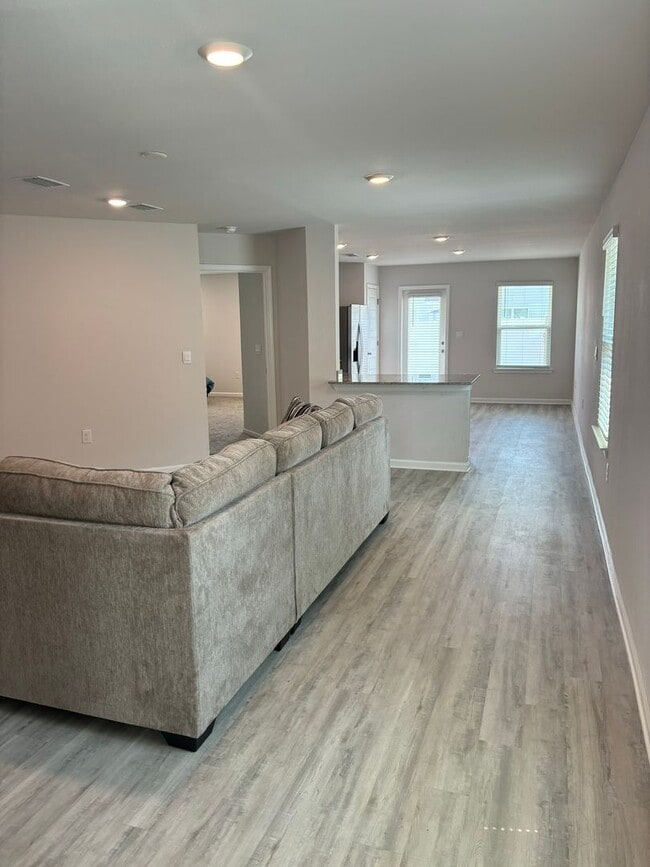 Photo - 6586 Atkins Rd