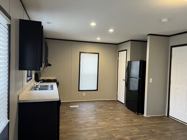 Photo - 3519 Loveside Terrace