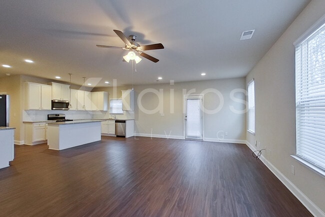 Photo - 155 Orchard Ln