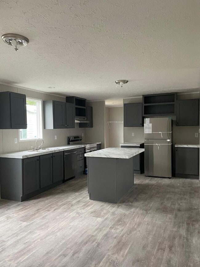 Building Photo - 307 Marcus crt