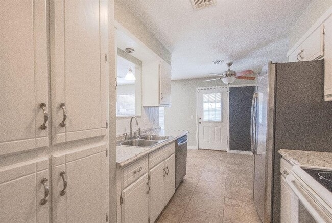 Photo - 12500 SW 4th St