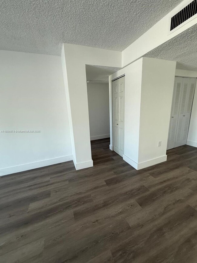 Photo - 1145 Normandy Dr Unidad 203