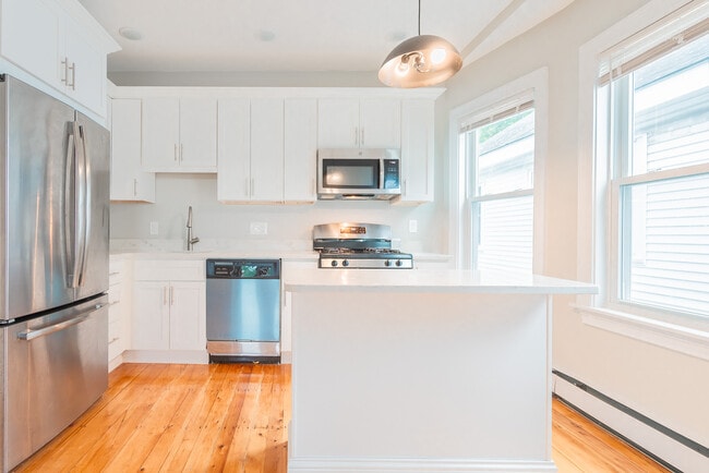 Photo - 394 Centre St