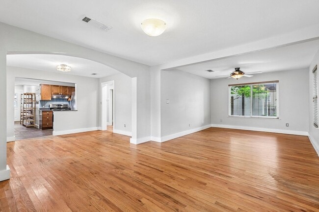 4315 Bellvue Ave