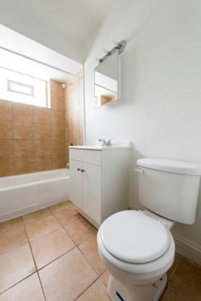 2062 W 135th