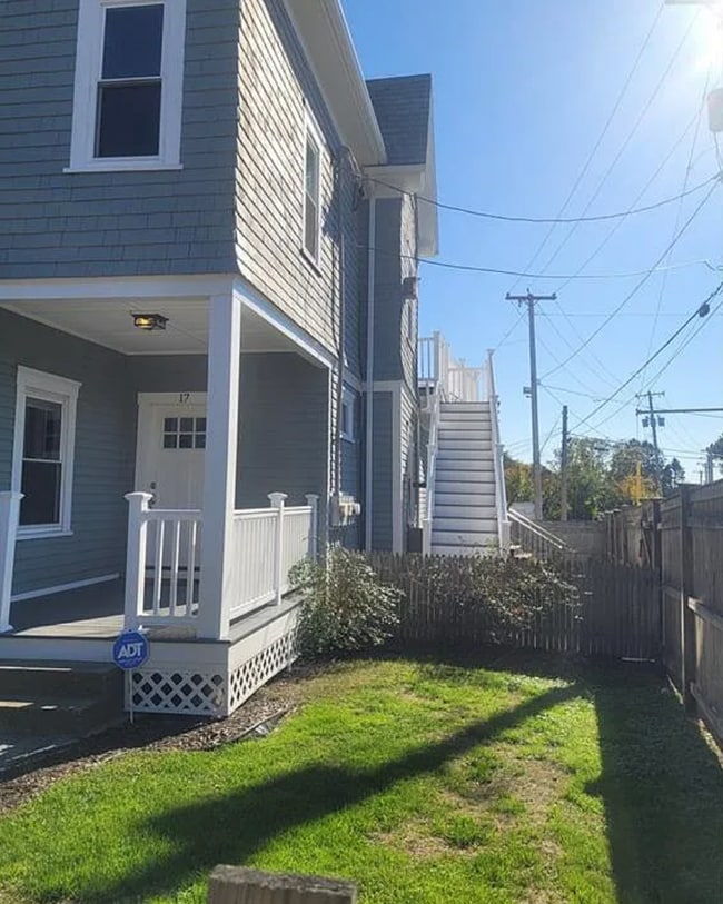 Building Photo - Rhode Island Triplex Unit 3 Rental