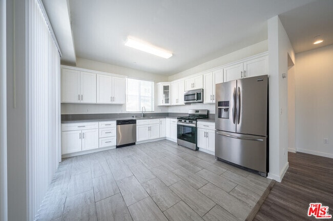Building Photo - 5941 Barton Ave Unit 105 Rental