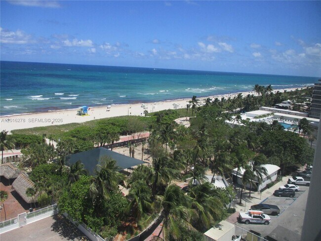 Photo - 5313 Collins Ave Unidad 1111
