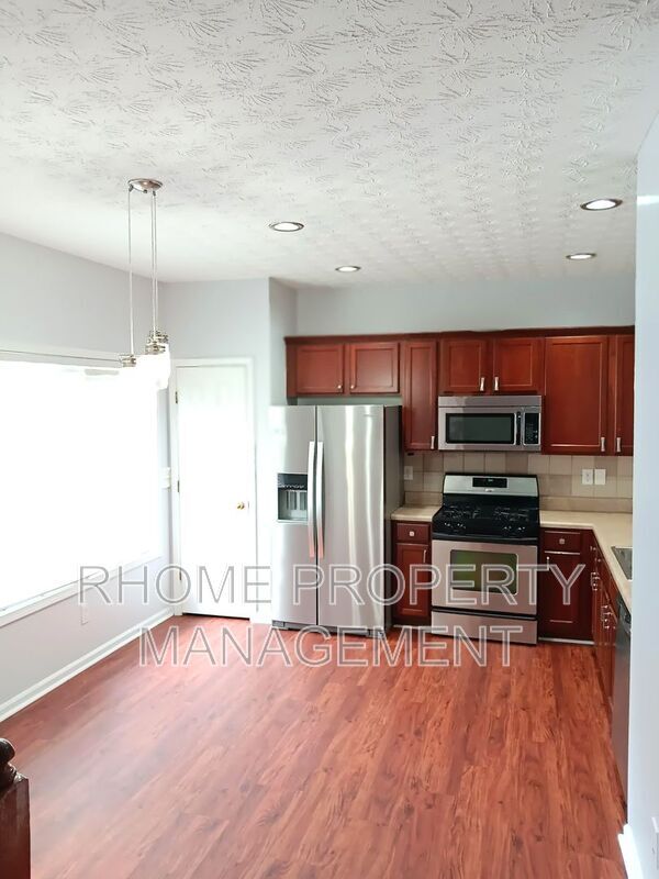 Photo - 756 Celeste Ln
