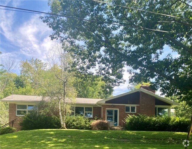 Building Photo - 216 Berkshire Rd Rental