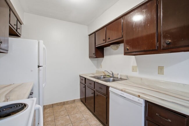 Photo - 825 S Grand Ave Unit Apt 1