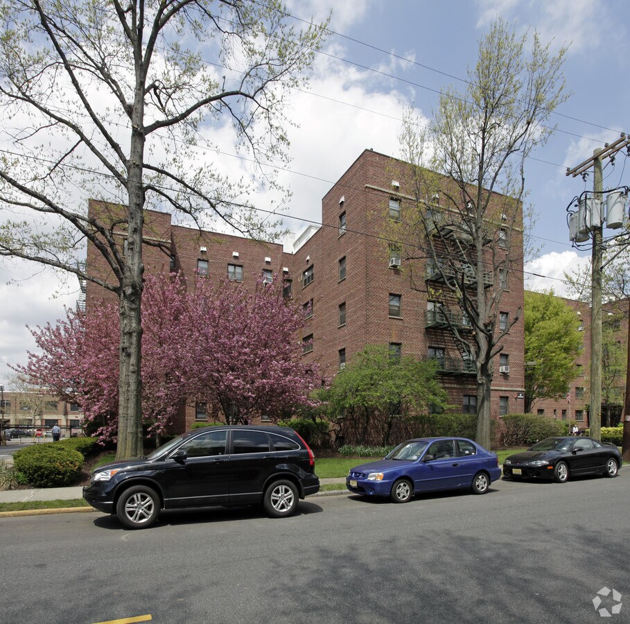 Photo - College Towers Apartments