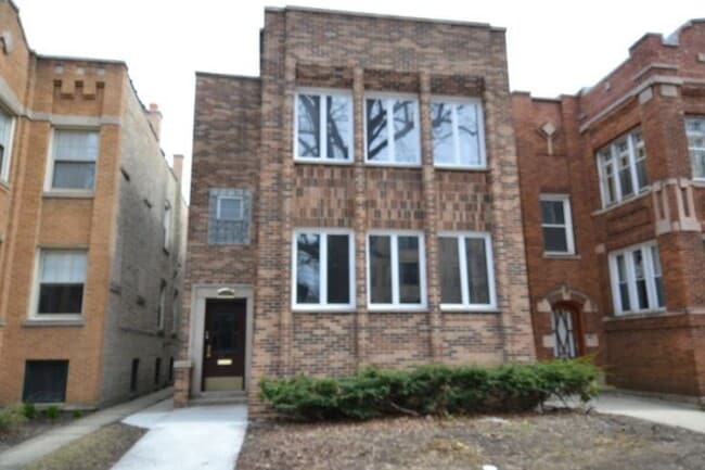 Front Building - 6437 N Glenwood Ave