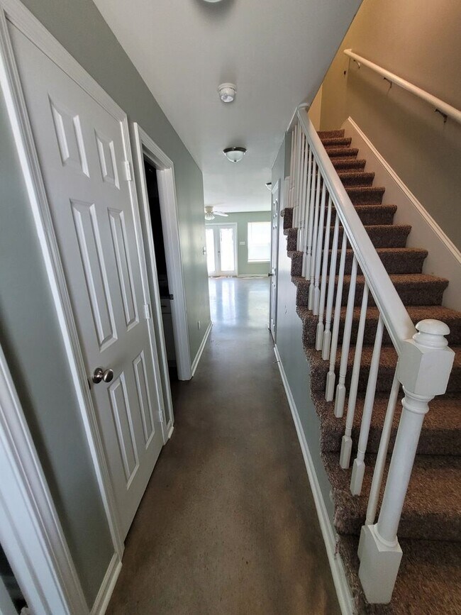 Photo - 1602 Dehart Dr Unit 1602 Dehart #B