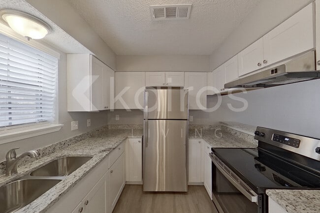 Photo - 2146 Woodnote Ln